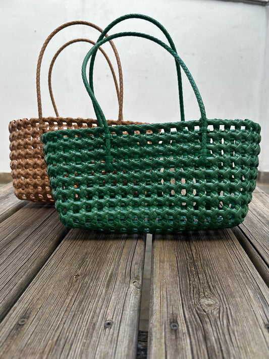 Bolso Baguette Plástico Trenzado Verde