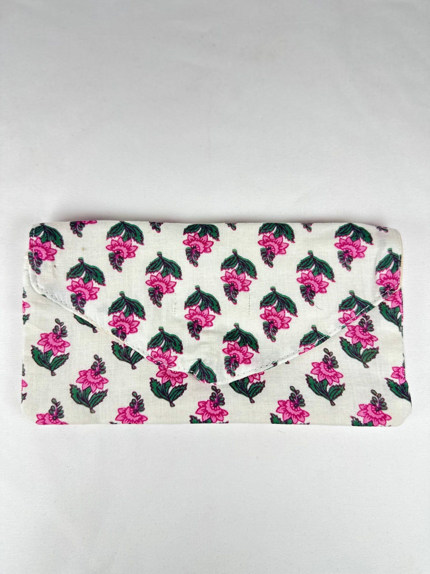 Cartera Monedero Tela India Blanco Flores Rosas con Cierre Clip