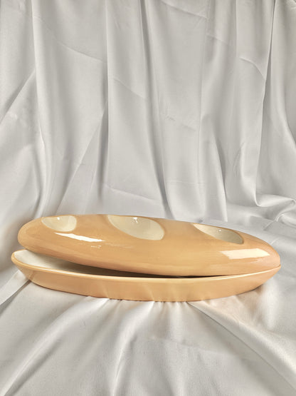 Fuente en Forma de Barra de Pan con Tapa