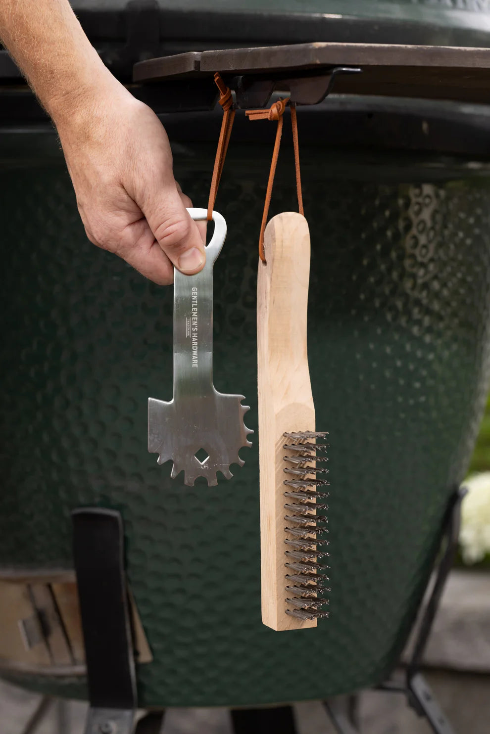 BBQ Lover's Kit Raspador + Cepillo Alambre