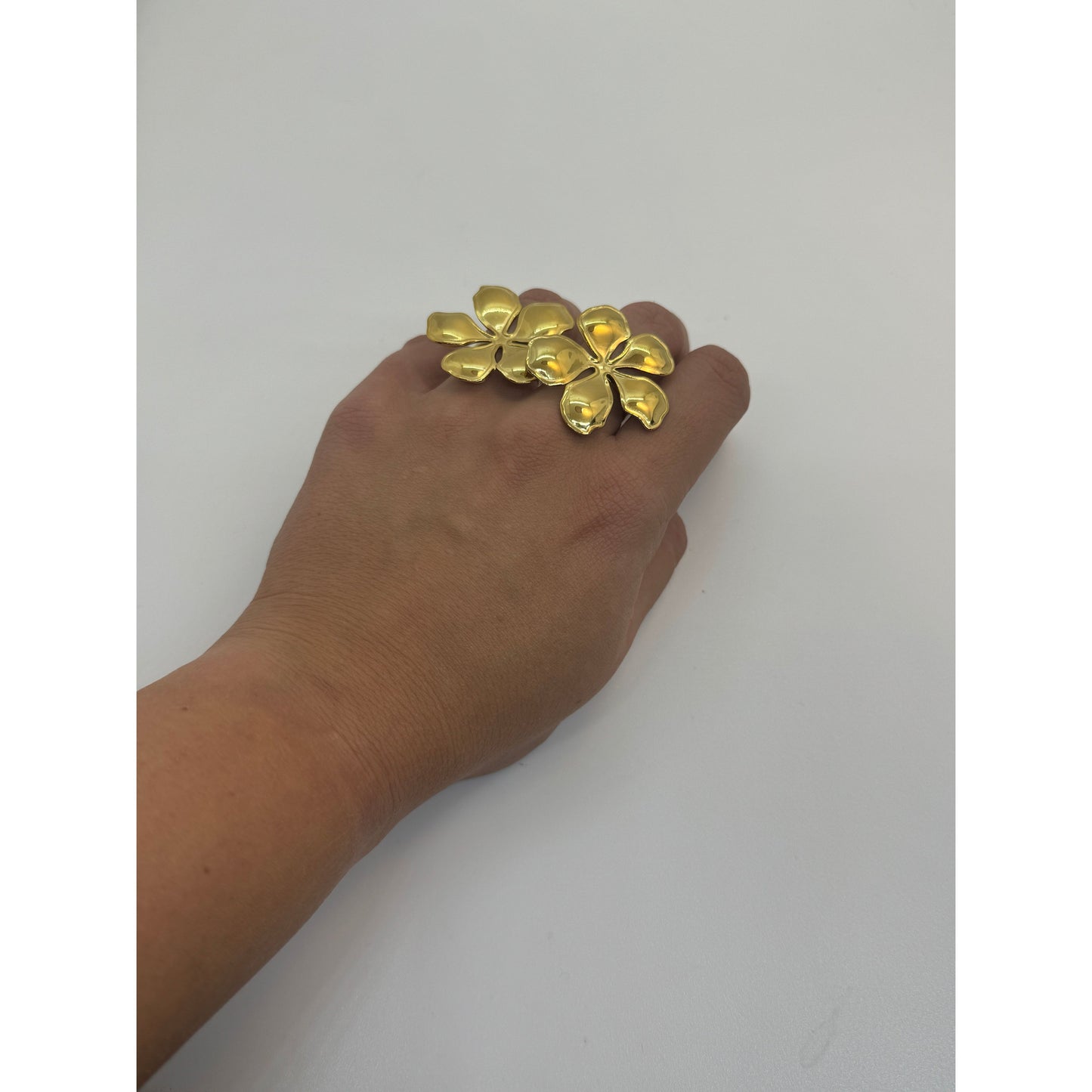 Anillo Ajustable Flor Mediana Dorado