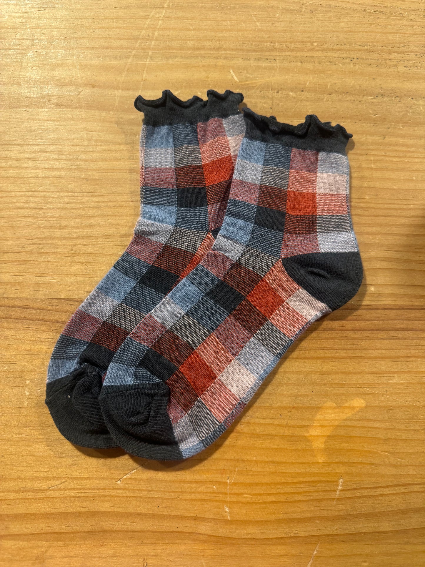 Calcetín Bajo Gris Rojo Cuadros