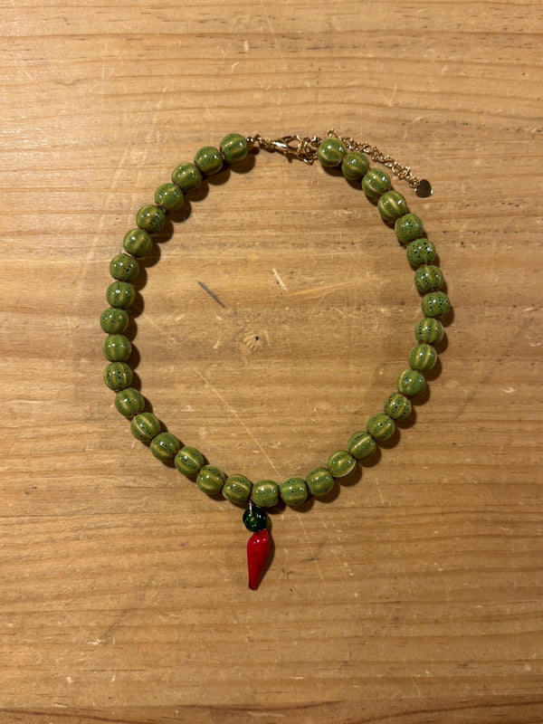 Collar Cuentas Cristal Verde con Guindilla