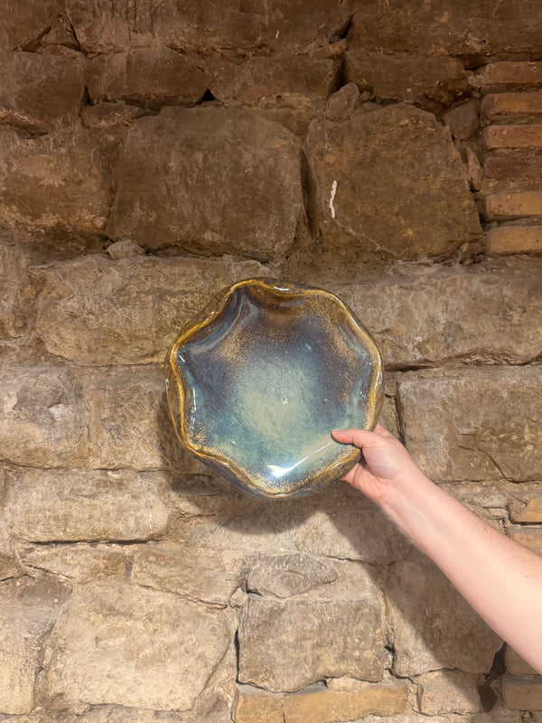 Plato Fuente Irregular Plana Azul y Dorado
