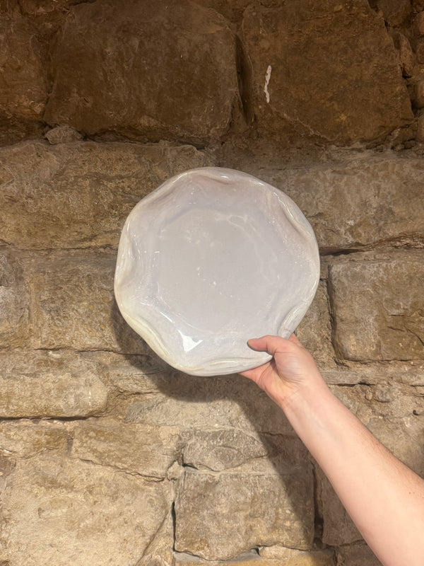 Plato Fuente Irregular Plana Gris