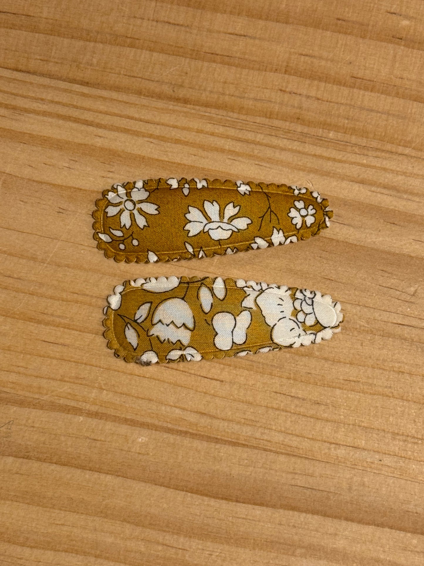 Horquillas Infantil Flores Liberty Mostaza