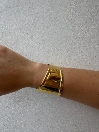 Pulsera Dorada Ancha Efecto Servilletero