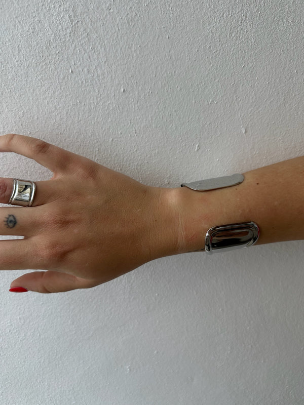 Brazalete Plateada Ancha Efecto Servilletero