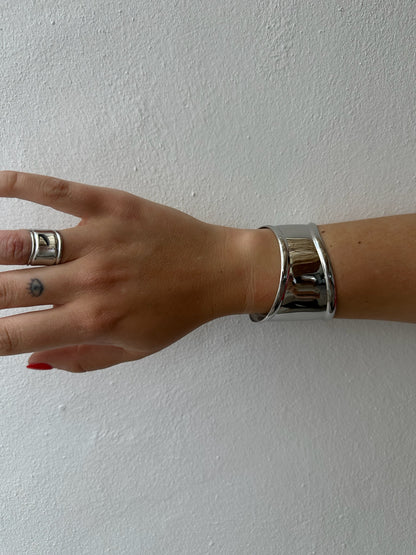 Brazalete Plateada Ancha Efecto Servilletero