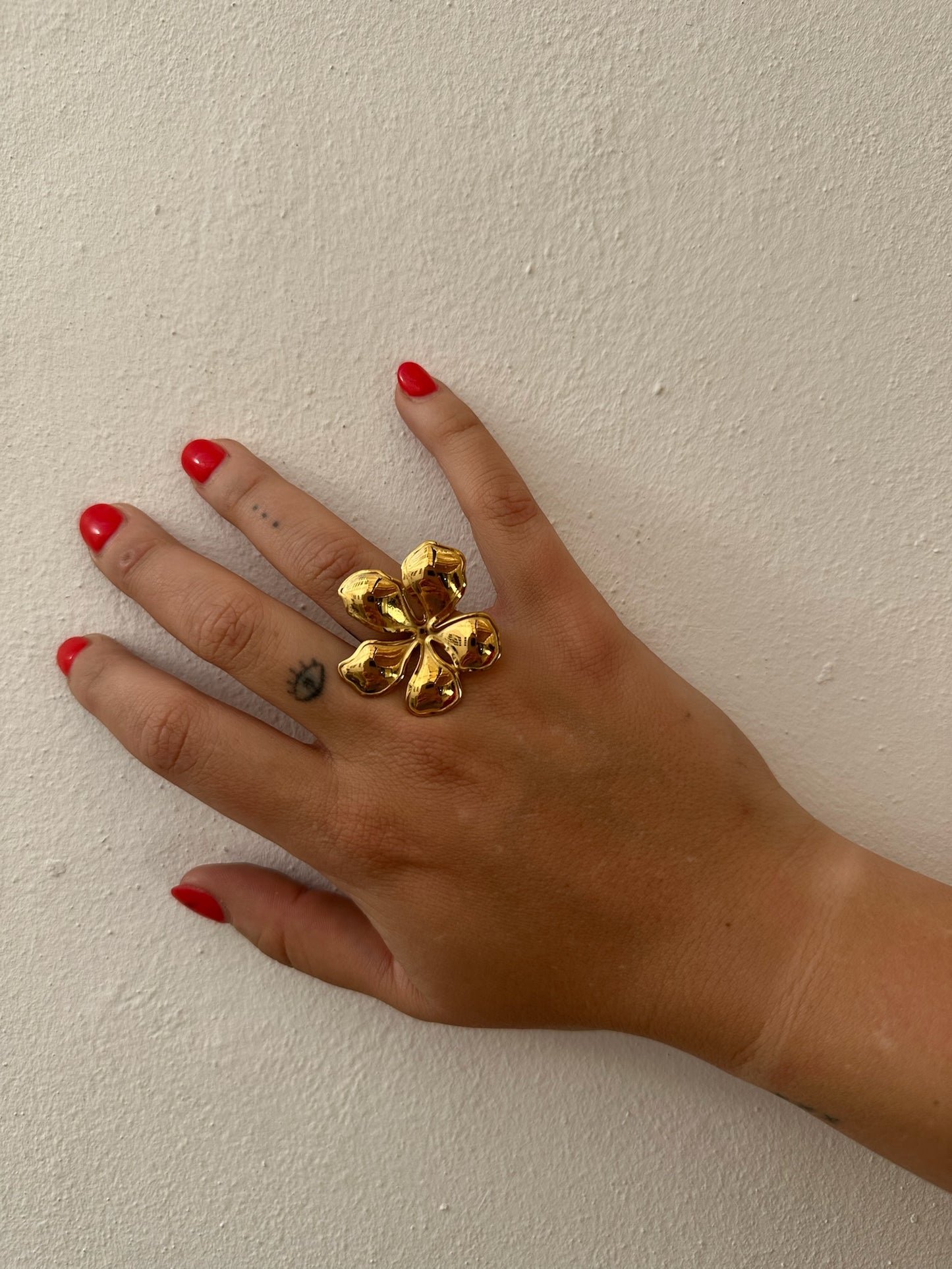 Anillo Dorado Flor Grande