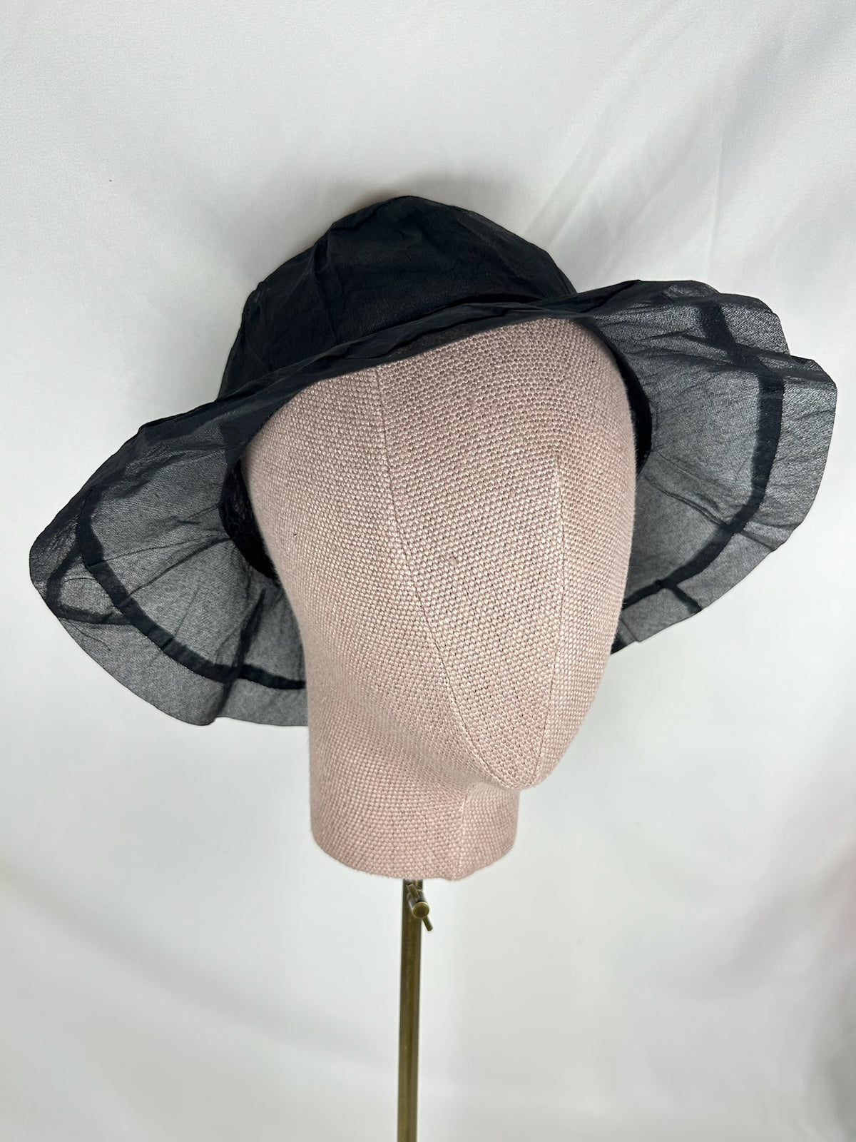 Short Brim Linen Hat Black