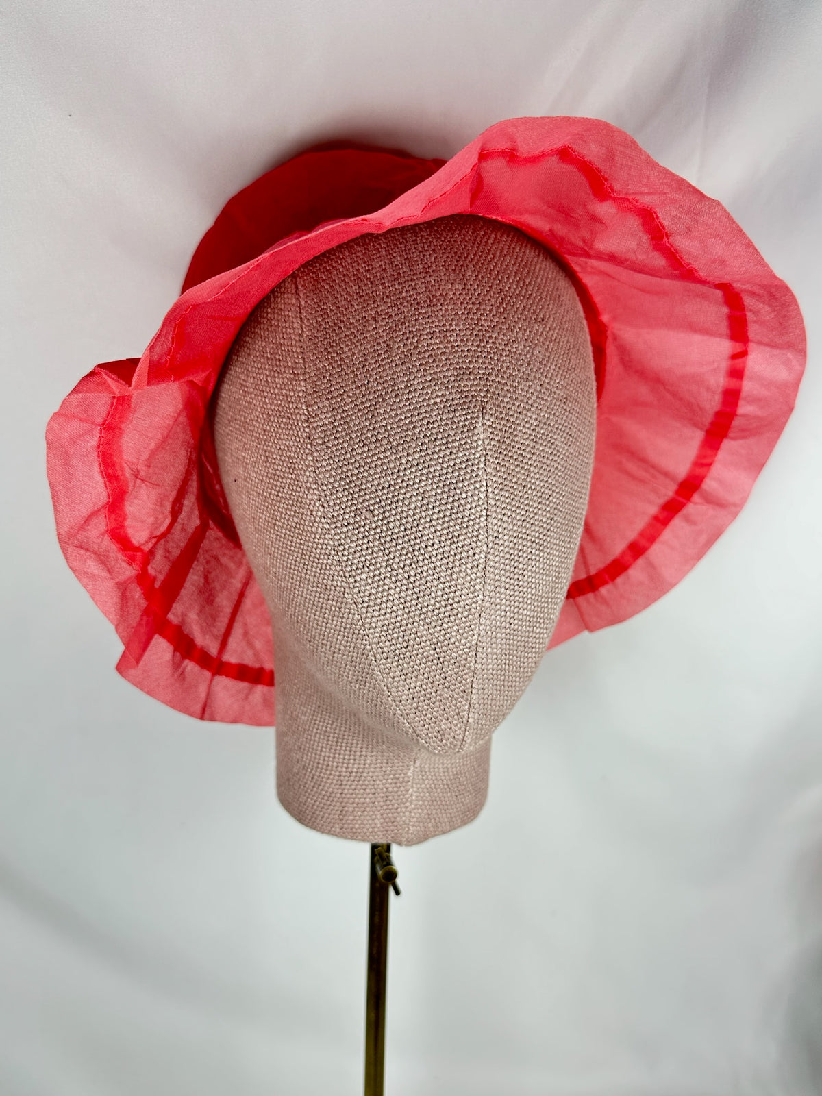 Linen Short-Brimmed Hat Coral