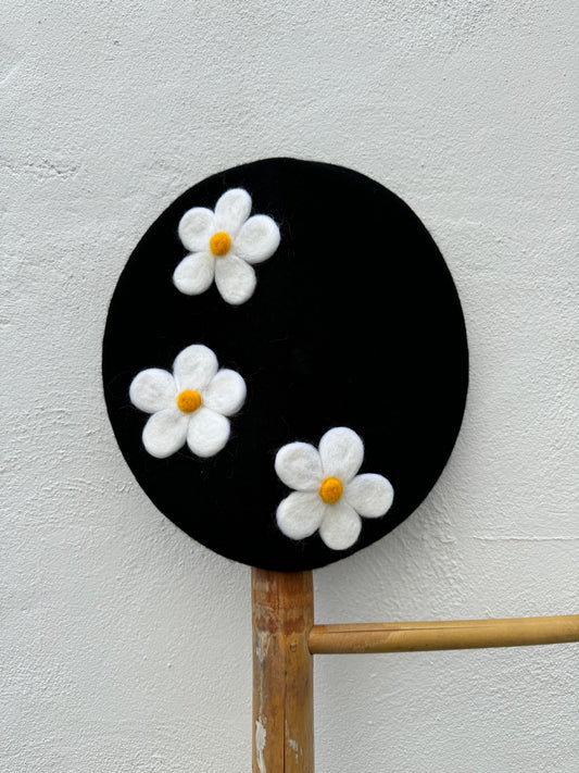 Boina con Margaritas Negra