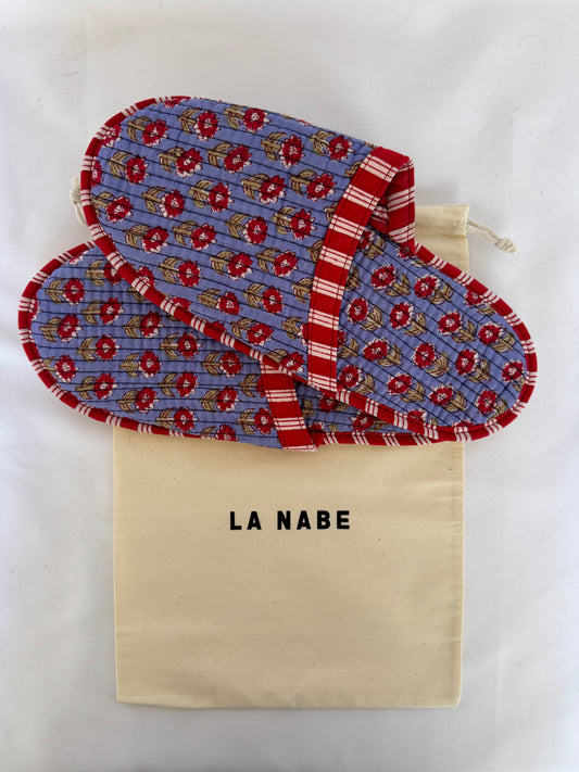 Zapatillas de Estar por Casa Pantuflas Tela India Azul Claro Flores Rojas con Bolsa