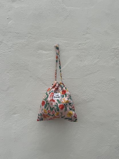 Bolsa Tela Guardapolvo Fondo Rosa Flores Grandes