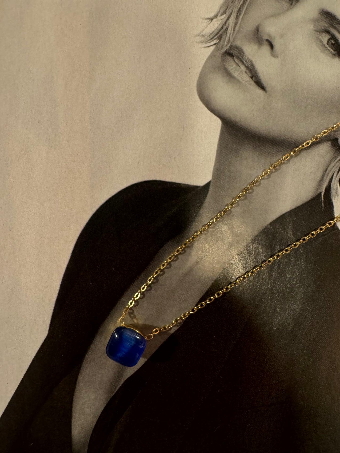 Collar Estilo Pomellato Azul Ultramarino