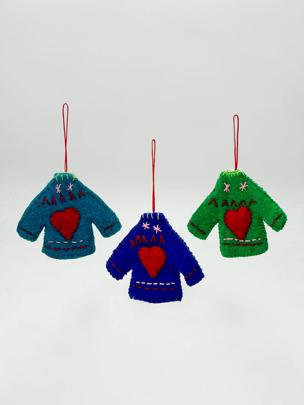 Adorno de Navidad Fieltro en Forma de Jersey con Corazón