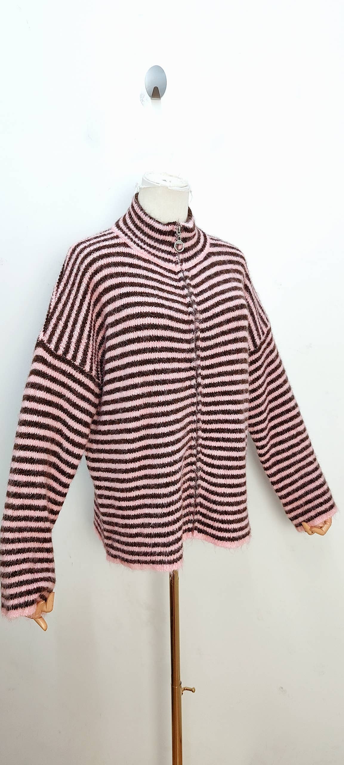 Jersey de rayas con cremallera rosa y rojo