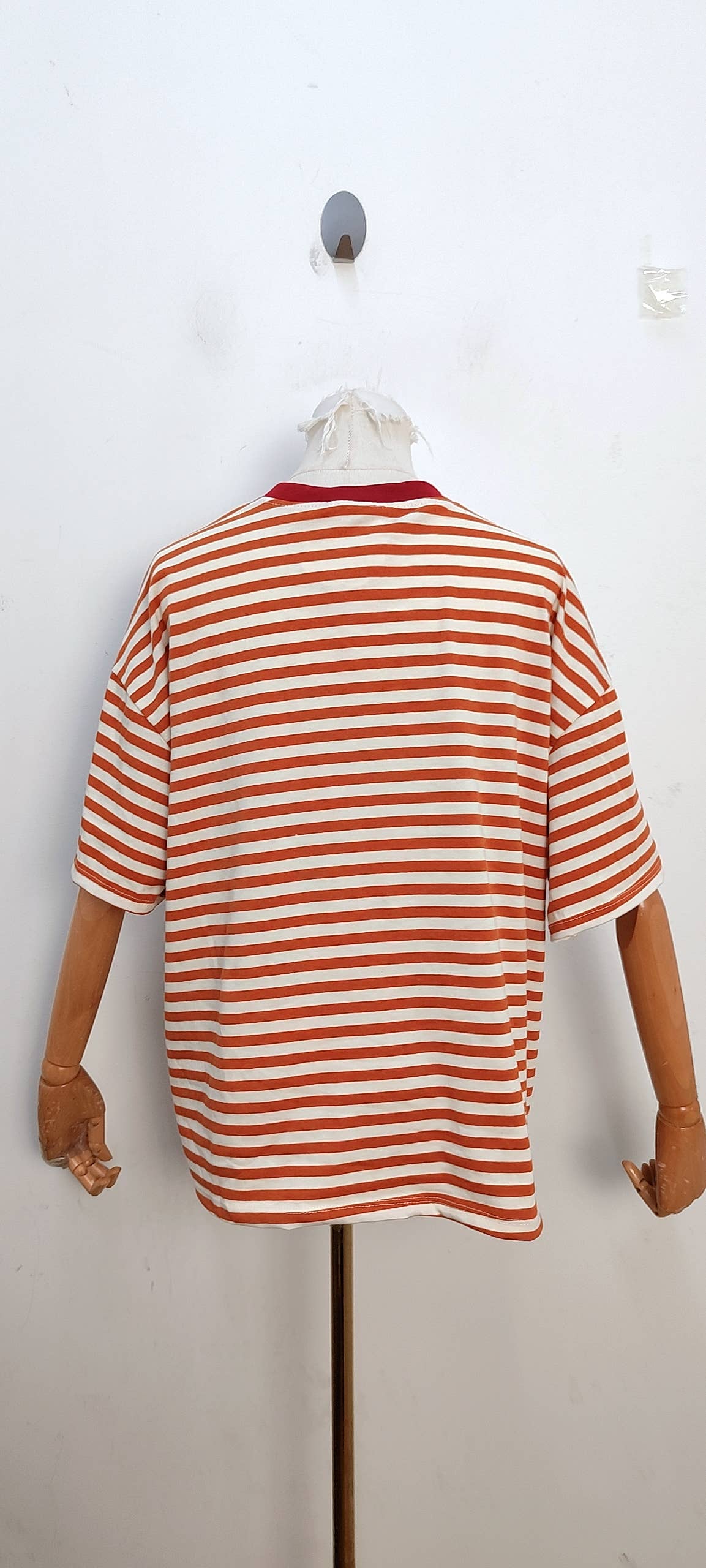 Camiseta de rayas de manga corta rojo