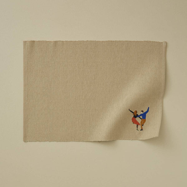 Mantel Individual Canalé Beige Bordado con Personas Pareja Bailando