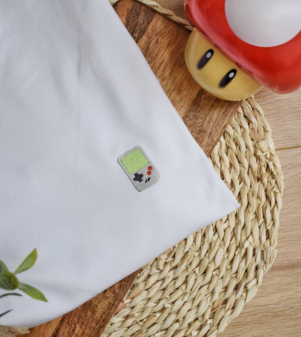 Camiseta Blanca Game Boy Bordada