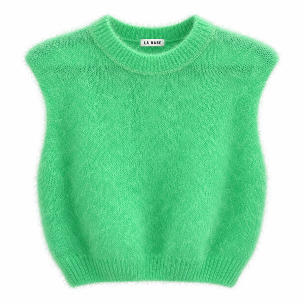 Chaleco mohair verde neón sobre fondo blanco