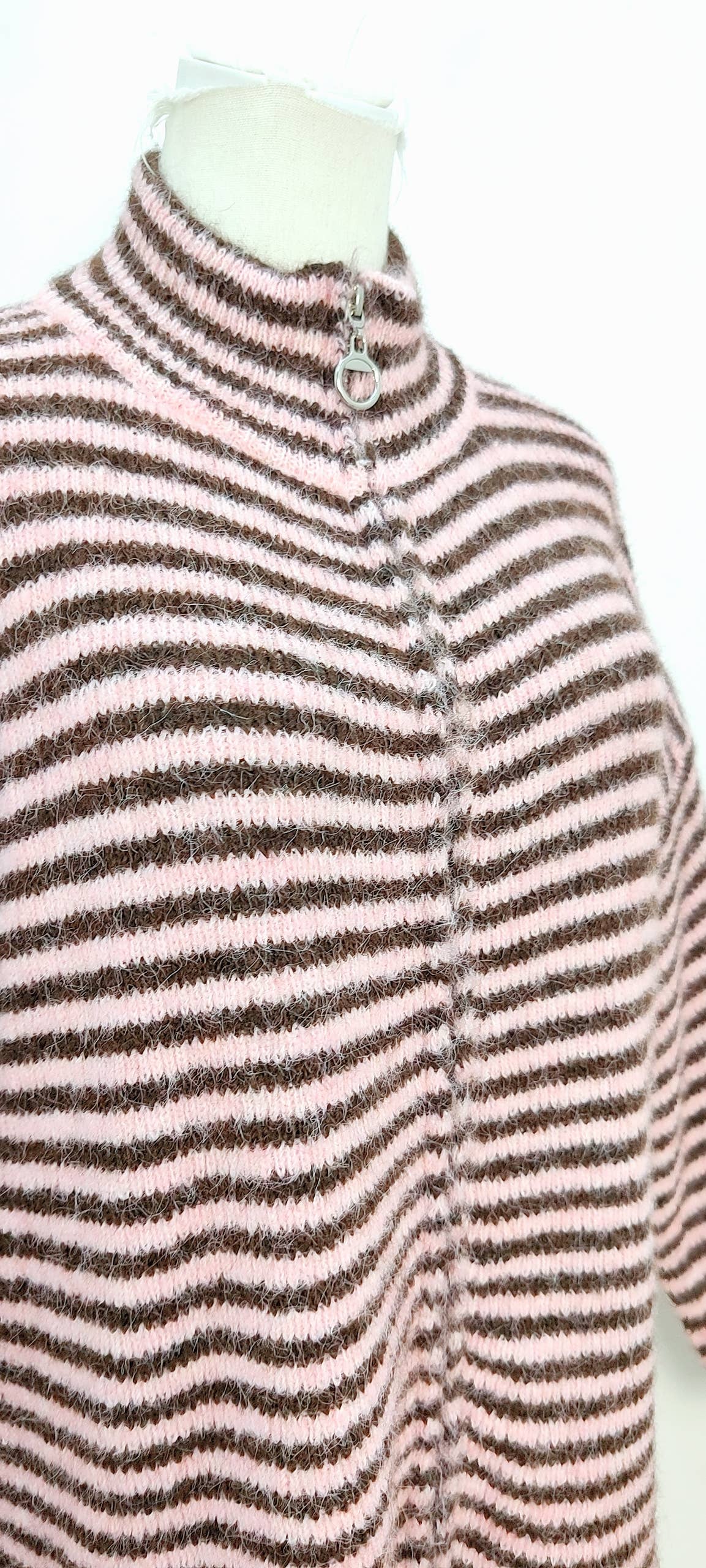 Jersey de rayas con cremallera rosa y rojo