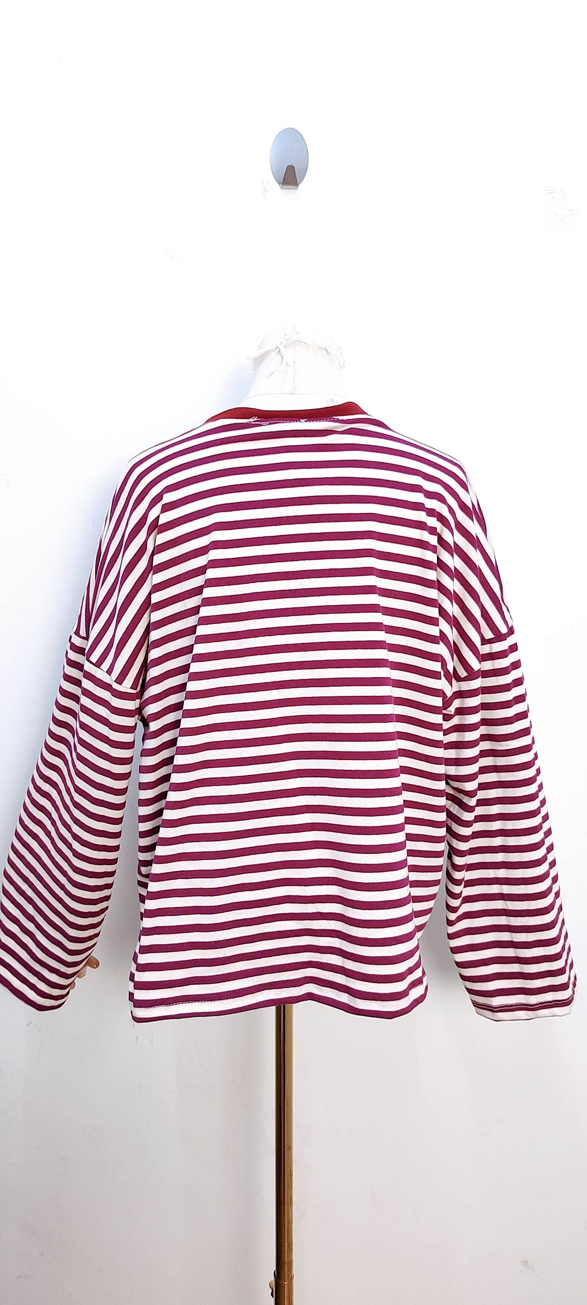 Camiseta de manga larga burdeos y violeta