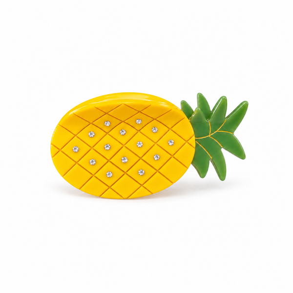 Pinza Piña centrada sobre fondo blanco
