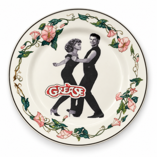 Plato Grease sobre fondo blanco