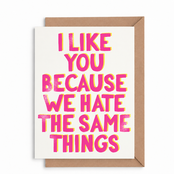 Postal I like you con sobre kraft sobre fondo blanco